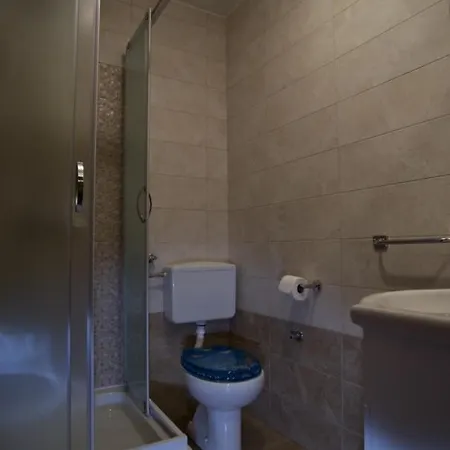 Guest house And With Parking Space Lovran, Opatija - 10403 Lovran